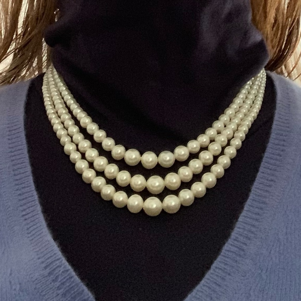 Elegant Pearl Necklace Vintage